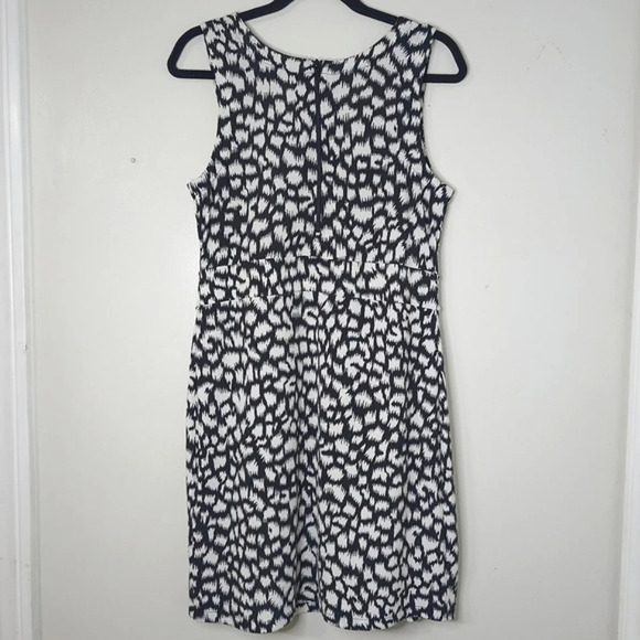 ✨4/$20. BCBGMAXAZRIA Abstract Black White Leopard Mini Sleeveless Shift Dress, M - Picture 6 of 12